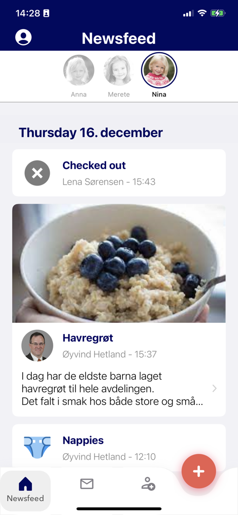 Vigilo - Interface do feed de notícias da aplicação parental Vigilo a mostrar atualizações de atividades das crianças e notificações escolares