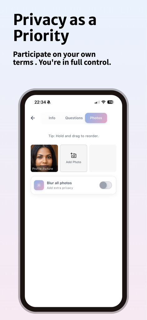 추가적인 프라이버시를 위해 모든 사진을 흐리게 처리하는 토글 스위치와 사용자 프로필 사진을 보여주는 Marriage4Life 앱 인터페이스