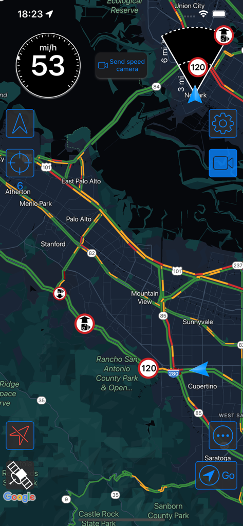RadarAll Speed Camera Detector - Interface do aplicativo RadarAll mostrando um mapa de trânsito em tempo real com alertas de radares e limites de velocidade