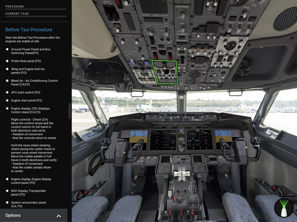 Cockpitansicht des Boeing Virtual Procedures Trainer mit Checkliste vor dem Rollen.