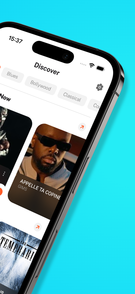 Music Offline Playerアプリのディスカバー画面には、音楽ジャンルとトレンドのアルバムカバーが表示されています