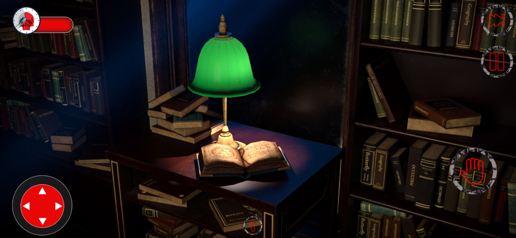 Scary Granny Nun House 3D Game - Una escena de biblioteca oscura con una lámpara de escritorio verde iluminando un libro abierto y estanterías en el juego de terror Scary Granny Nun.
