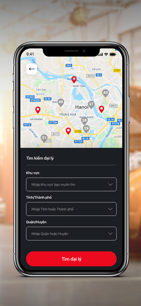 Toyota Vietnam mobile app screen showing a map of Hanoi with red dealer location pins and search filters for region and city.
