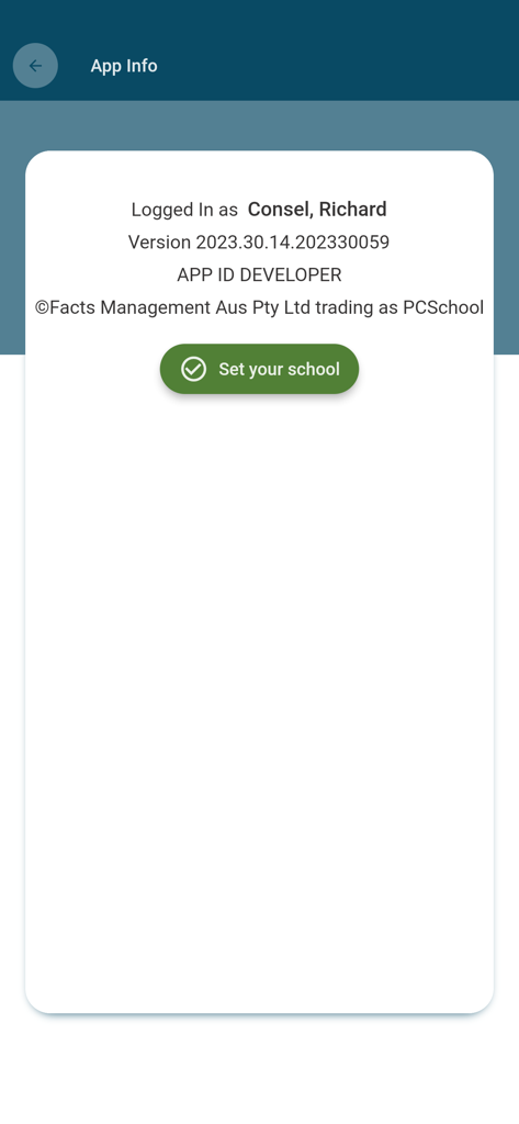 App info screen displaying the version number and a green button to set your school