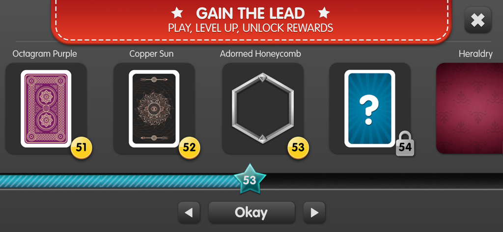 Tela de recompensas no Doppelkopf Online mostrando backs de cartas desbloqueáveis e progressão de nível.