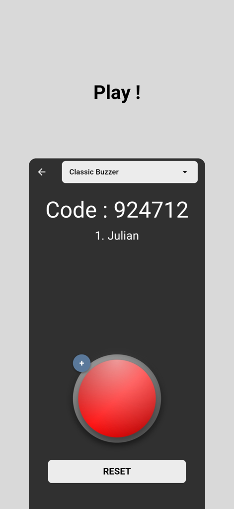 Buzzer connect - Interfaz de la aplicación móvil Buzzer Connect que muestra un botón de timbre rojo clásico con un código de juego y el nombre del jugador para una noche de trivia social.