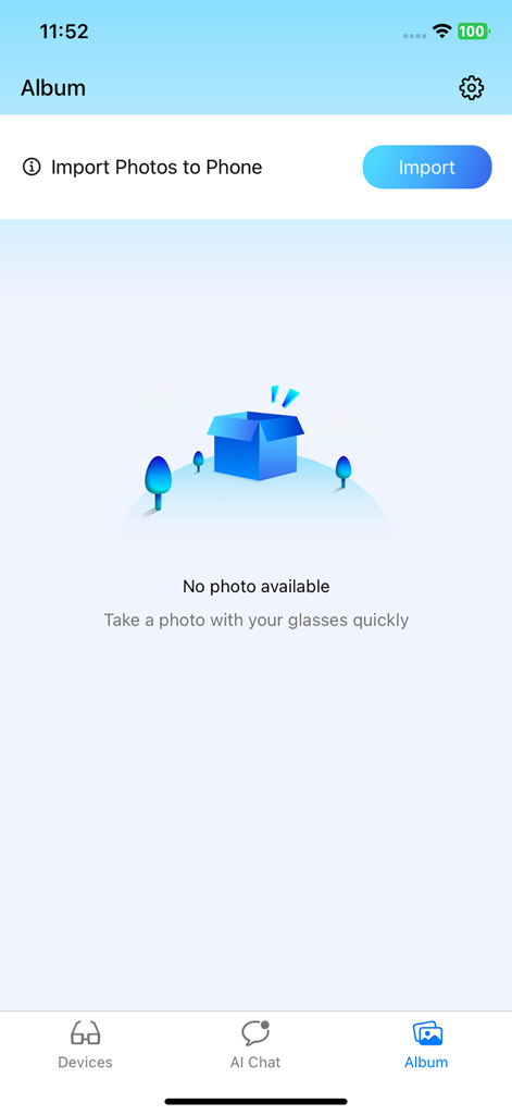 LensMoo - La interfaz del álbum de la aplicación LensMoo que muestra un estado vacío con una indicación para tomar fotos usando gafas inteligentes