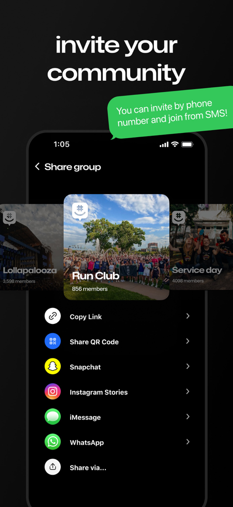 Interfaz de la aplicación GroupMe que muestra varias opciones para invitar miembros a un grupo, incluyendo SMS, código QR y enlaces a redes sociales
