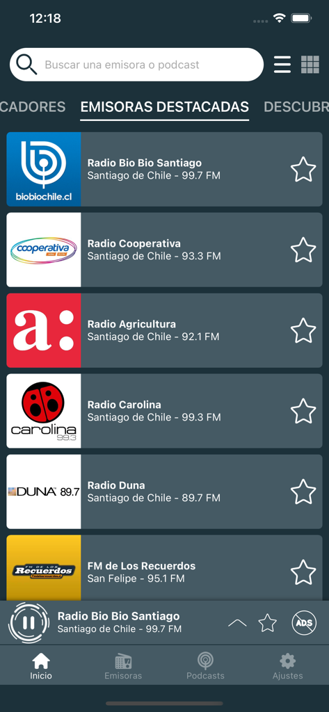 Interface of the Radios de Chile app showing a list of featured Chilean FM and AM radio stations.