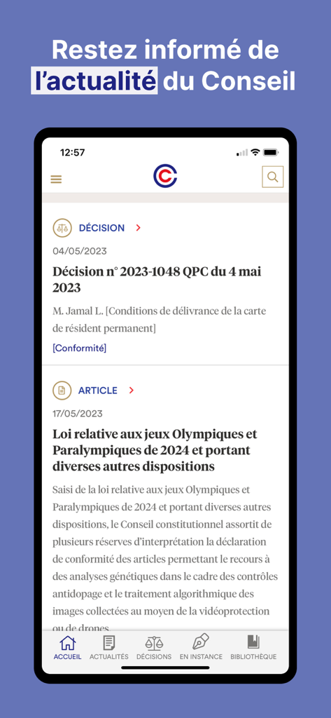 Conseil constitutionnel - Home screen of the CConstit app showing French constitutional decisions and legal news.