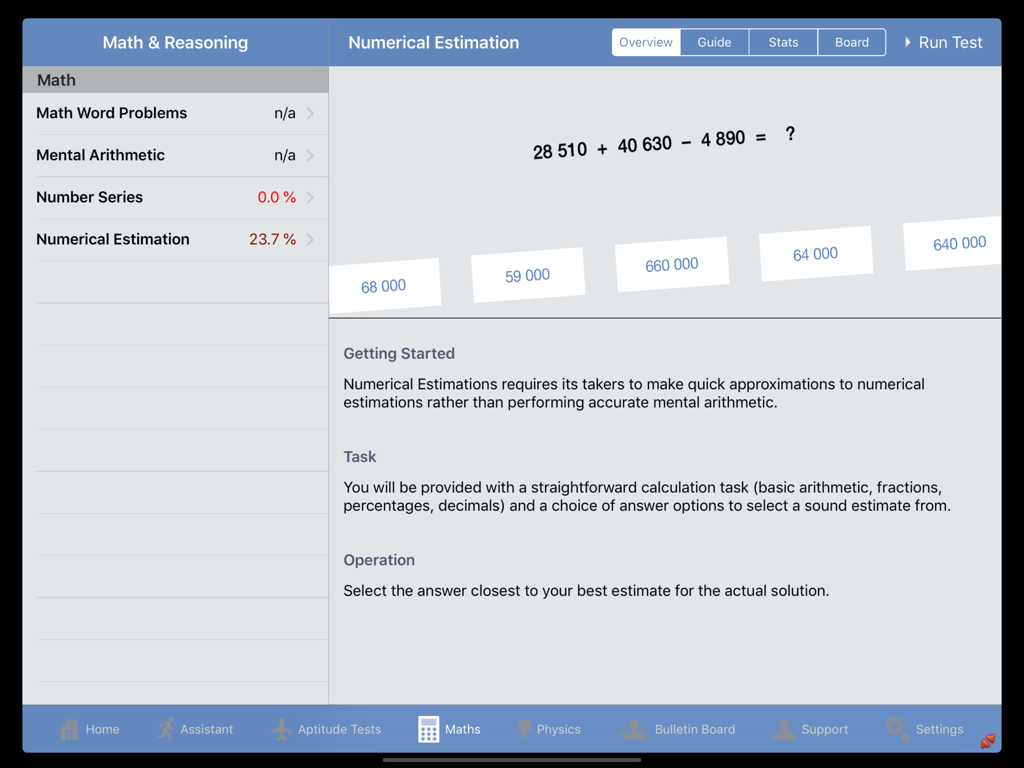 Interfaccia iPad di SkyTest Air Traffic Controller che mostra un modulo di formazione matematica di stima numerica con un problema aritmetico e risposte a scelta multipla.