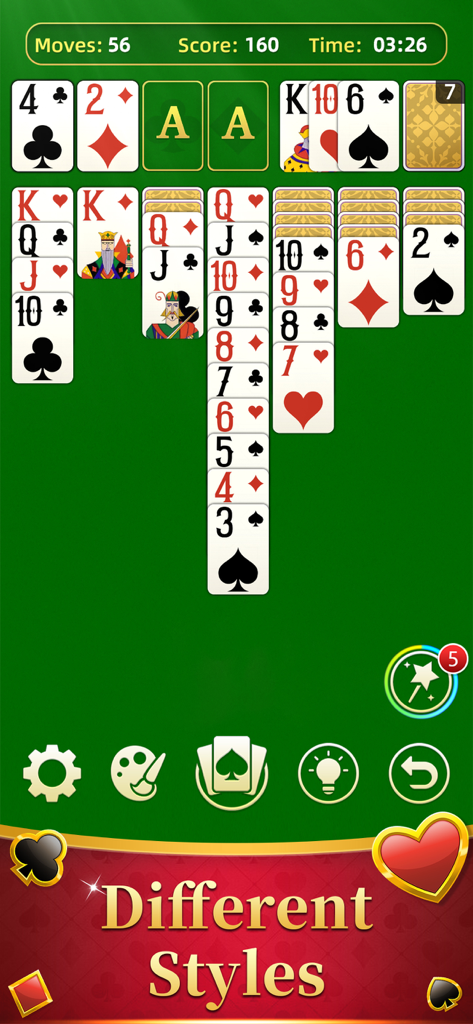 Tela de jogo do Royal Solitaire mostrando um layout de cartas clássico com um banner destacando diferentes estilos.