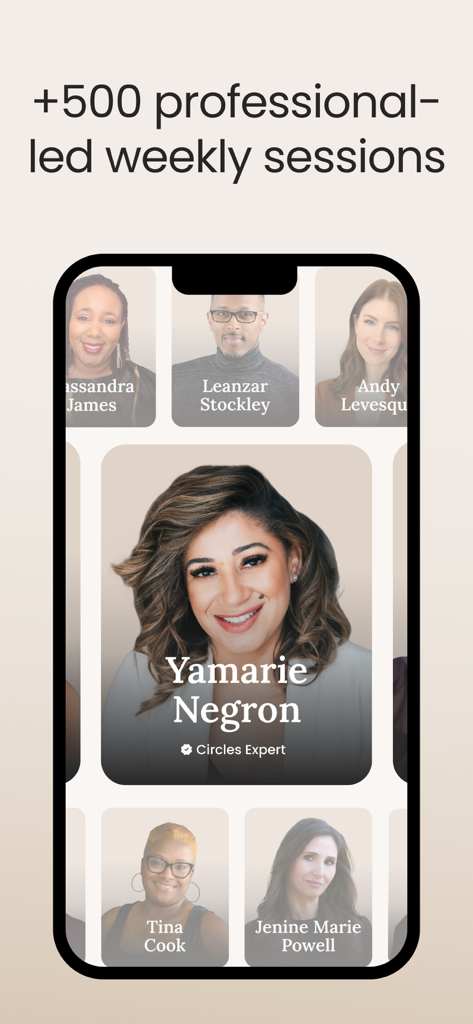 Circles - Mental Health Groups - Una pantalla de móvil mostrando varios perfiles de expertos en salud mental para sesiones semanales dirigidas por profesionales