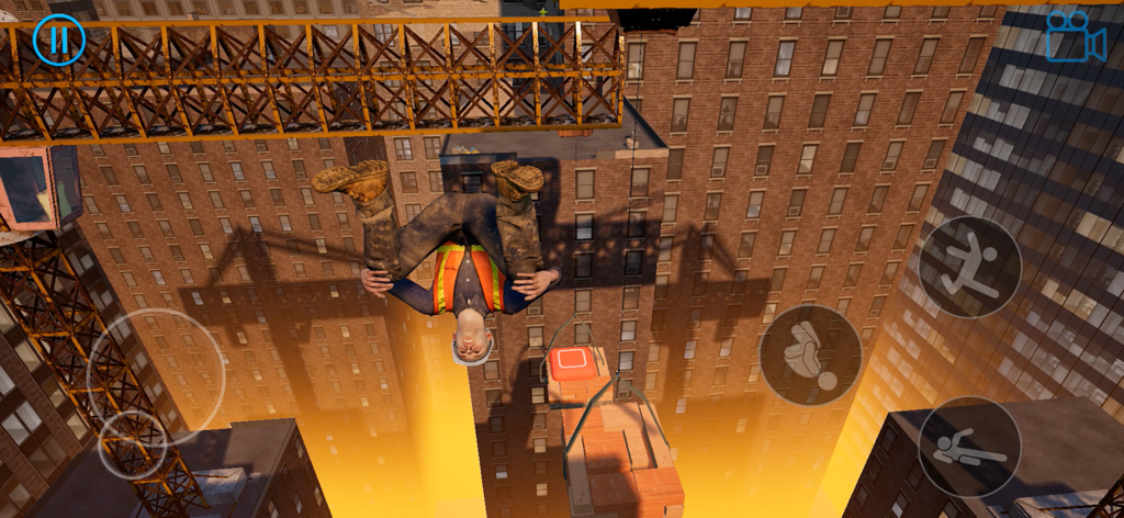 Rooftops Parkour Freerun - Ein Freerunner, der einen Rückwärtssalto in der Luft zwischen urbanen Wolkenkratzern in der Nähe eines Baukranes ausführt.