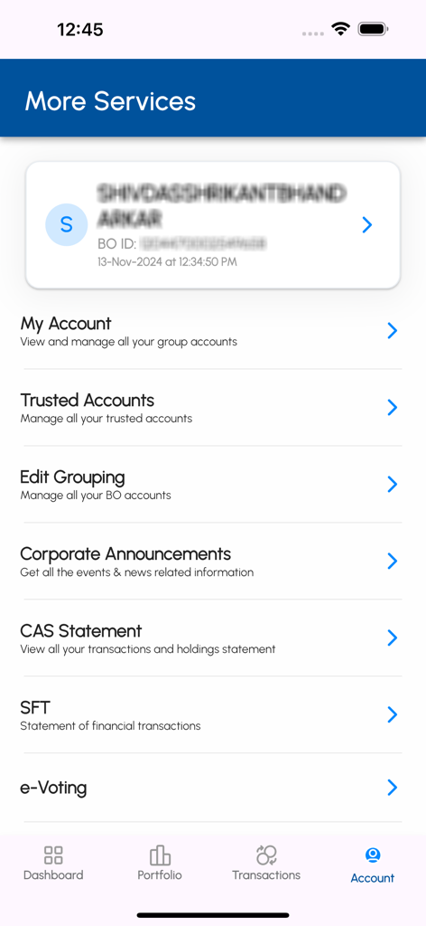 Menú de servicios de cuenta de la aplicación CDSL MyEasi mostrando detalles del perfil de usuario y opciones para cuentas de confianza, extractos CAS y votación electrónica.