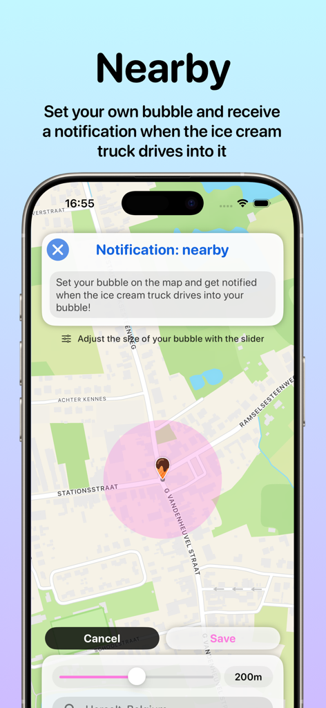 KremeKoerier - Mobile screen of KremeKoerier app showing a map with a custom notification bubble for ice cream truck alerts.