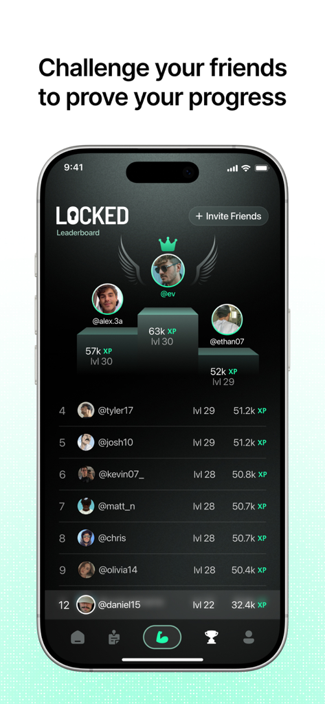 Pantalla de tabla de clasificación en la aplicación LOCKED que muestra los rangos de los usuarios, puntos de experiencia y niveles para competir con amigos.