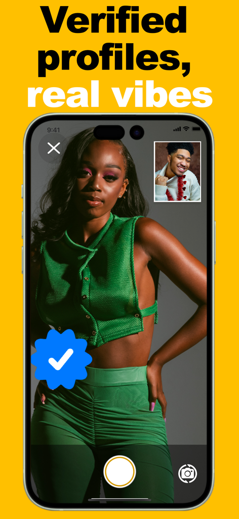 Afrosmeet – Black Dating App - El perfil de una mujer en la aplicación Afrosmeet presenta una insignia de verificación azul para garantizar la confianza y la autenticidad.