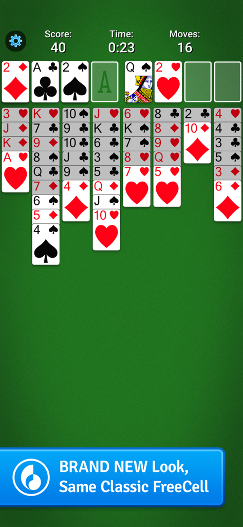 FreeCell Solitaire Card Game - Jugabilidad de FreeCell Solitaire sobre un fondo clásico de fieltro verde mostrando cartas y puntuación