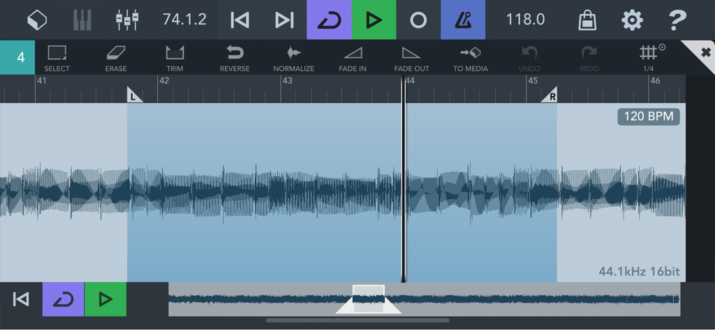Screenshot dell'editor audio di Cubasis LE 3 che mostra una forma d'onda con strumenti di editing come trim, normalize e fade