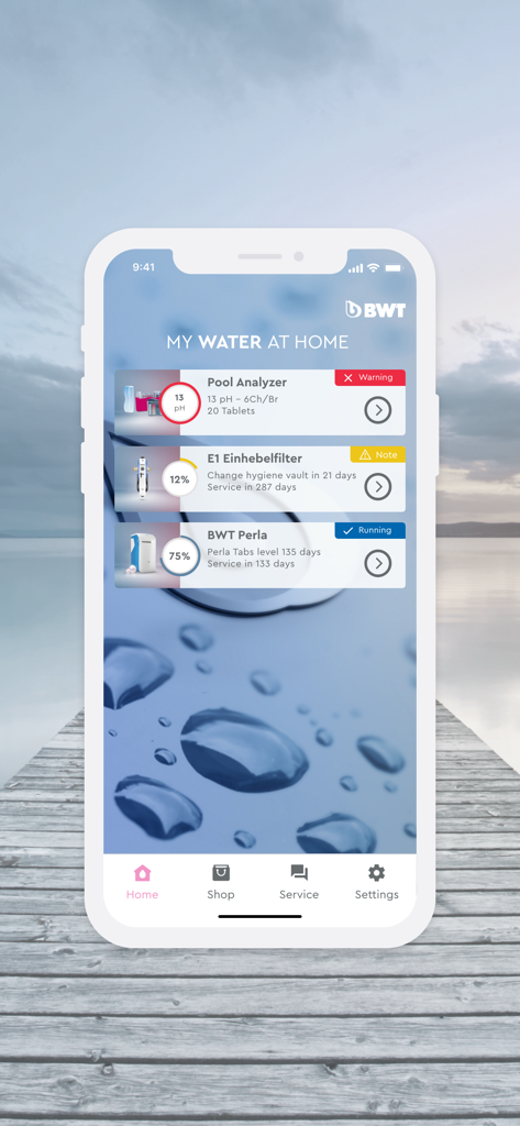 BWT Best Water Home - Panel de control de la app BWT Best Water Home que muestra el estado en tiempo real de un analizador de piscina, un filtro de agua y un sistema ablandador de agua