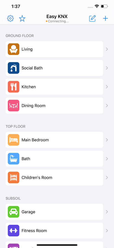Panel de la aplicación Easy KNX que muestra las habitaciones organizadas por plantas para la gestión del hogar inteligente