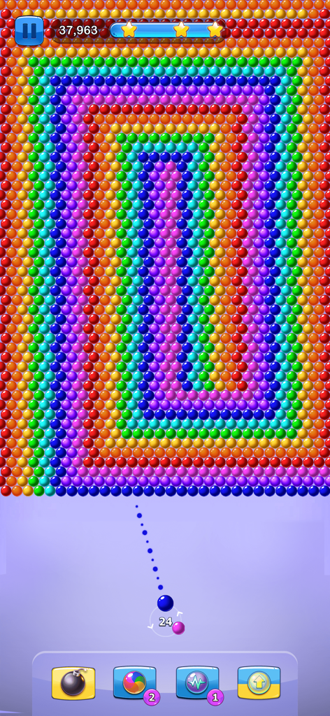 Bubble Original - Padrão espiral colorido no jogo Bubble Original com linha de mira e ícones de power-up.