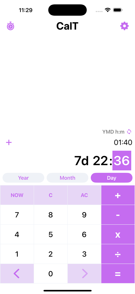 Interfaccia dell'app CalT che mostra il calcolo dell'ora e una tastiera numerica con accenti viola