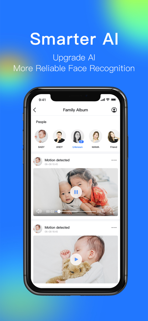 360スマートカメラアプリのスクリーンショット。ファミリーアルバムセクションで顔認識技術と動体検知アラートを表示しています
