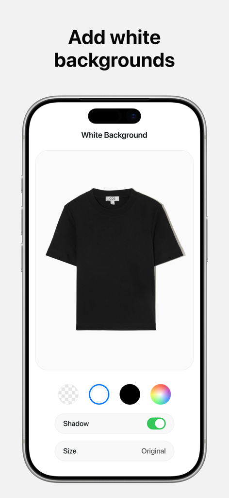 Interfaz de la aplicación Pixelcut mostrando una camiseta negra con un fondo blanco profesional y efecto de sombra.