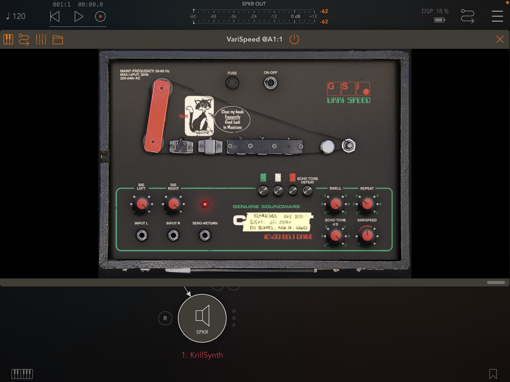 Interfaz del plugin VariSpeed con controles de eco de cinta vintage y gráfico de tracción por correa