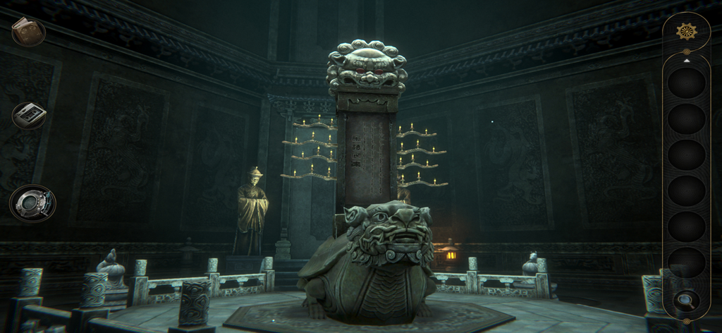 3D Escape Room : Mystic Manor - Una escena atmosférica de Escape Room 3D Mystic Manor con un monumento antiguo de tortuga de piedra y velas en una habitación oscura.