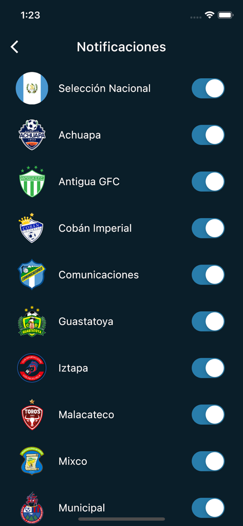 Notification settings screen in the Guatefutbol app featuring a list of Guatemalan soccer teams and toggle switches.