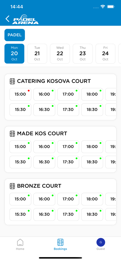 Padel Arena Prishtina - Interfaz de la aplicación Padel Arena Prishtina que muestra la reserva y disponibilidad de pistas.