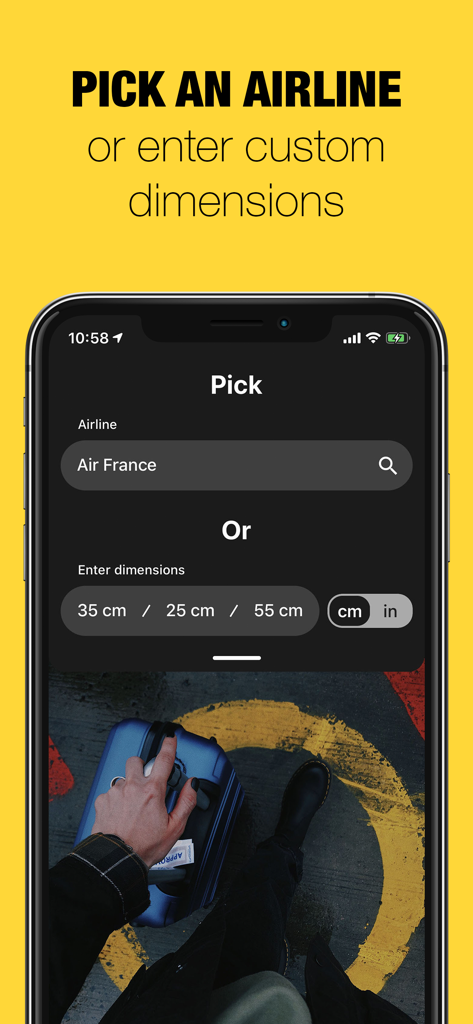 A mobile interface for choosing an airline or entering manual luggage dimensions in the Luggage Fit app