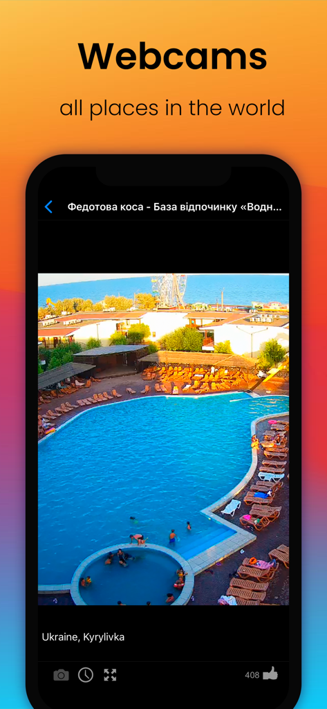 Live Camera – online web cams - iPhone que muestra la interfaz de la aplicación Live Camera con una transmisión de video en vivo de una piscina en un resort en Ucrania.