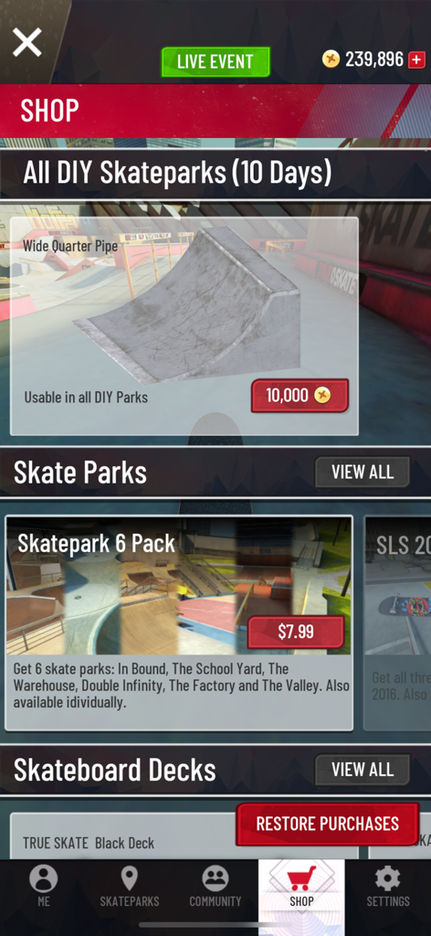 Negozio in-game in True Skate che mostra oggetti fai-da-te come una rampa larga e vari pacchetti di skatepark acquistabili.