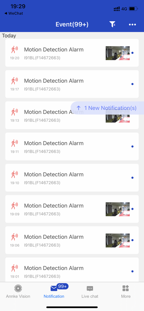 Un elenco di notifiche di allarme per il rilevamento del movimento all'interno dell'app Annke Vision con orari e miniature