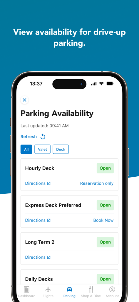 CLT Airport - Pantalla de la aplicación móvil del Aeropuerto CLT que muestra la disponibilidad de estacionamiento en tiempo real para varias cubiertas de terminales y lotes a largo plazo
