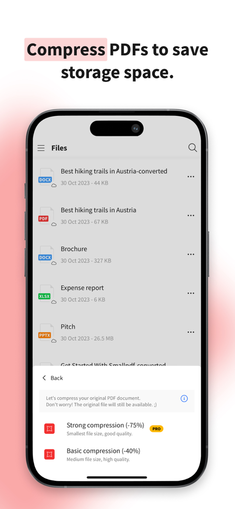 Smallpdf: Scanner & PDF Editor - Schermata dell'app Smallpdf che mostra opzioni di compressione forte e base per file PDF