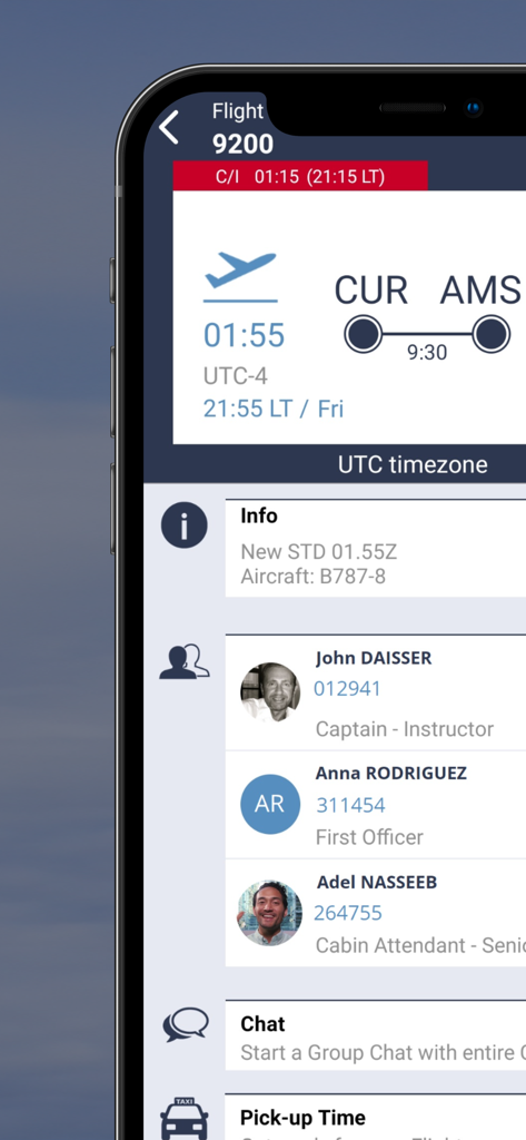 CONNECT - CrewLounge AERO - Oberfläche der CrewLounge CONNECT App, die Flugdetails von CUR nach AMS und den zugewiesenen Besatzungsdienstplan zeigt.
