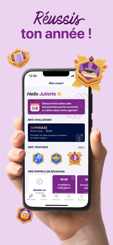 AIコーチ、学術チャレンジ、獲得したトロフィー、フランスカリキュラム試験の復習リマインダーを備えたパーソナライズされた学習ダッシュボードを表示するモバイルアプリインターフェイス。
