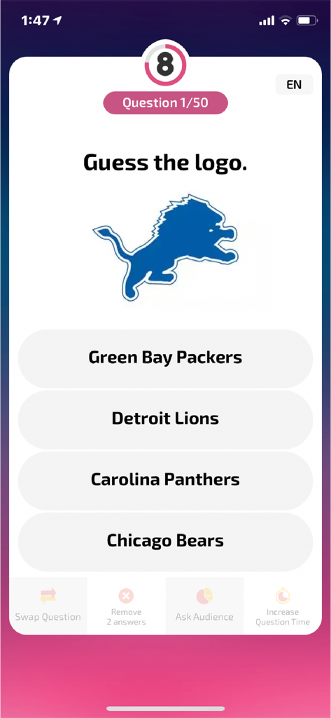 Play and Win -Win Cash Prizes! - Play and Winトリビアゲームのインターフェース。スポーツロゴのトリビアクイズの質問、複数の選択肢、パワーアップが表示されています。