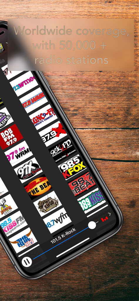 FM Radio Wave - Écran de smartphone affichant l'application FM Radio Wave avec un catalogue de plus de 50 000 stations de radio mondiales.