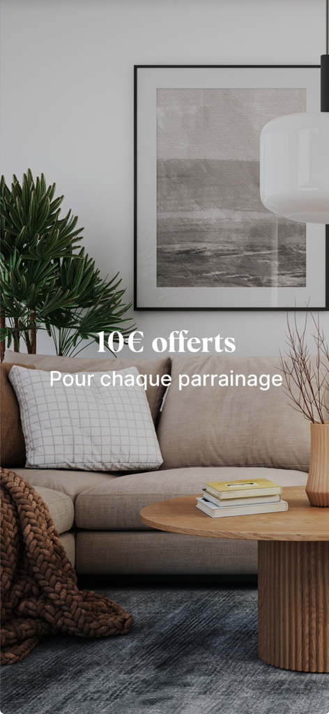 Recompensa de referencia de BazarChic que ofrece 10 euros por cada persona referida, que se muestra sobre un elegante fondo de sala de estar.