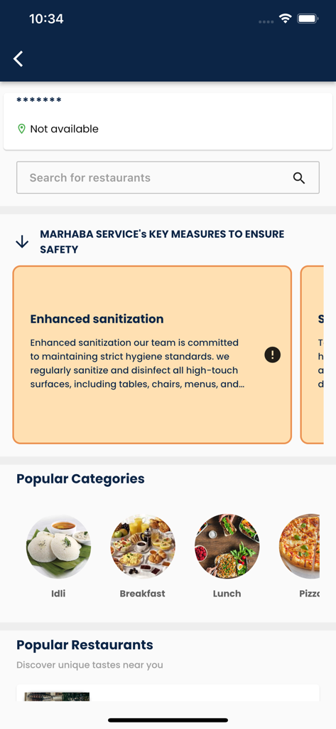 Interfaz de la aplicación Marhaba Service para entrega de comida que muestra categorías de alimentos populares y medidas de seguridad.