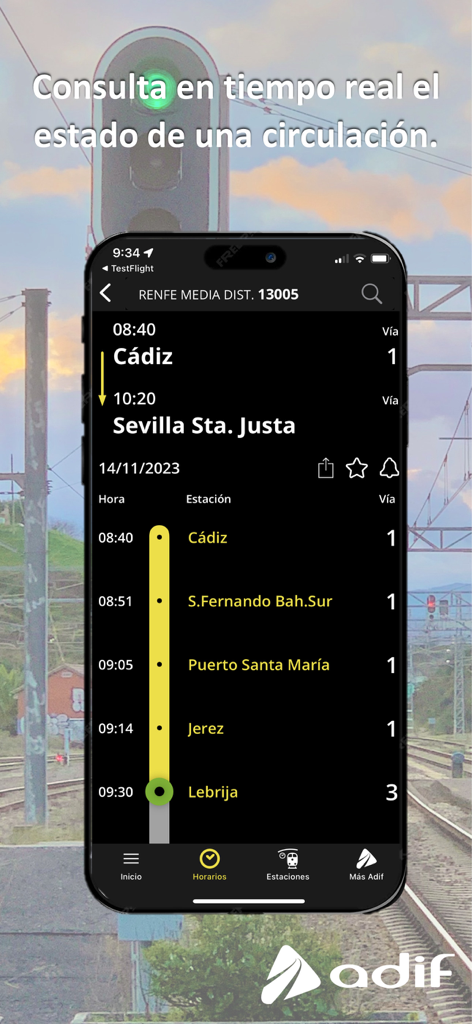 Interfaz de la aplicación Adif que muestra un horario de trenes en tiempo real con paradas y números de vía