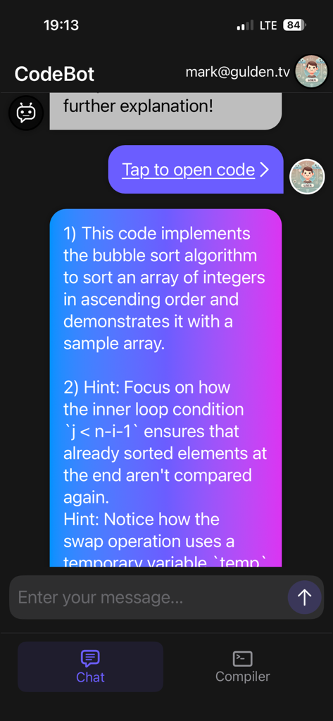CodeBot - Asistente de IA de CodeBot proporcionando explicación de código de ordenamiento de burbujas en una interfaz de chat
