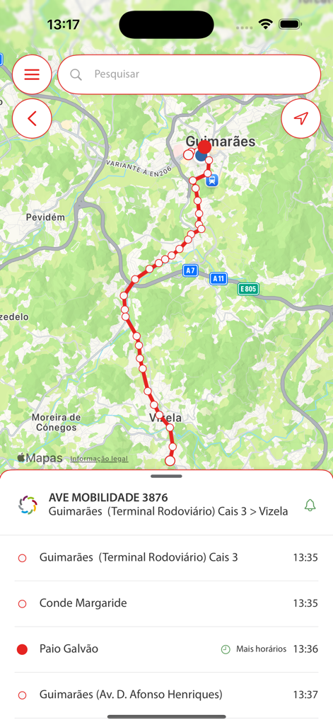Ave Mobilidade app showing a transit route from Guimaraes to Vizela on a map with a schedule of upcoming stops and times