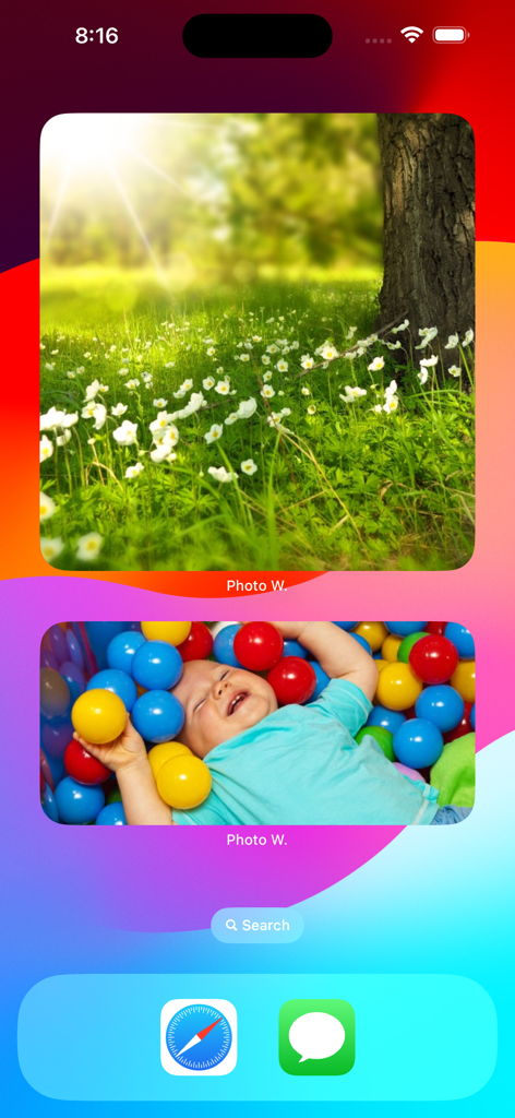 Photo Widget - iPhone-Home-Bildschirm mit zwei benutzerdefinierten Foto-Widgets mit Bildern einer Naturszene und eines Babys in einem Bällebad